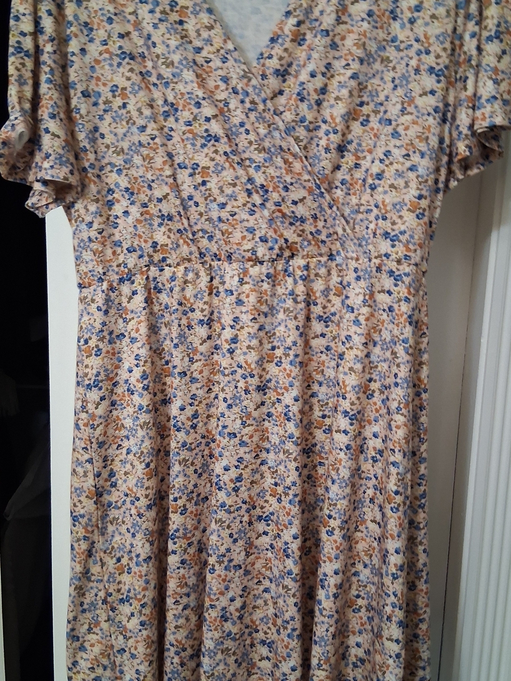 Floral Wrap Midi Dress in Beige and Blue Size XL